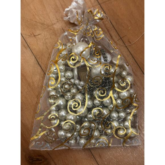 Mystery Jewelry Bag - Prom Formal Fancy Regency Silver Pearls - Picture 1 of 6